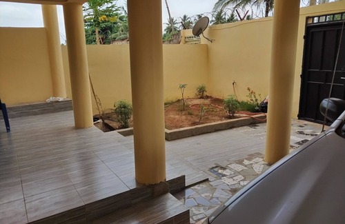 Lome Villa | Villa Privee Avec Garage Prive Tout Climatisee. Véhicule à Disposition