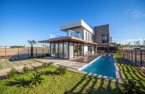 Acarai Villa | Villa Rafael Front Beach