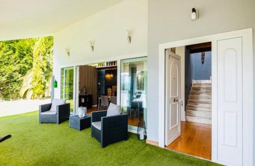 Las Campas y San Claudio House | Villa Romeo