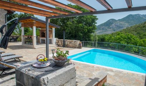 Zavala Villa | Villa Rosa