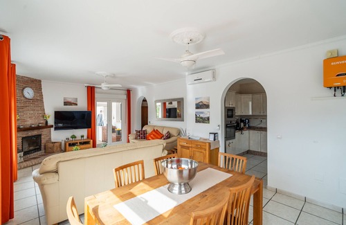 Vinuela Villa | Villa "Rosa" with Mountain View, Pool, Wi-Fi & Garden