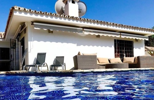 Urbanizacion el Rosario Villa | Villa 'Rosario' with Mountain View, Wi-Fi and Air Conditioning