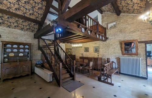 Le Montsaugeonnais House | Villa spacieuse avec jardin privé, proche vignobles et lacs – 4 chambres, cheminée, équipement bébé - FR-1-611-27