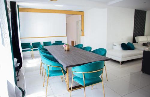 Emerainville Villa | Villa spacieuse proche Disney & Stade de France