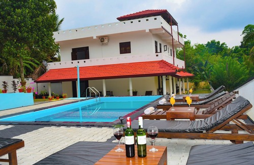 Unawatuna Villa | Villa Talpe Inviting 5 Bedrooms & Massage Pool