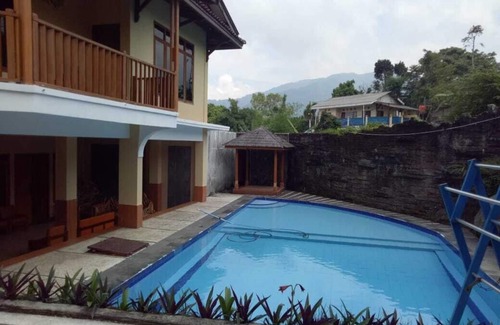 Cisarua Villa | Villa Tebing Puncak Bogor