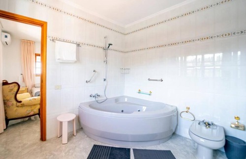 Alajero Villa | Villa Teram