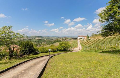 Neive House | Villa Tra Vigne e Stelle