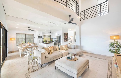 Stuart Park House | Villa Utopia on the Marina | 3 Bed, 3 Bath by Tropical BNB