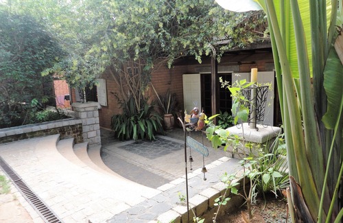 Antananarivo Avaradrano Villa | VILLA V Antananarivo (RN2), comfortable residence for 6-7 guests, WiFi, billards