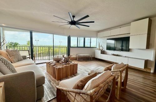 Key Largo Apartment | Villa Valbuena Gem Key Largo 2 Kings Marina Pickleball Tennis 3 Pools Remodeled 2025