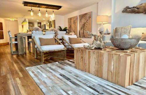 Key Largo Apartment | Villa Valbuena Gem Key Largo 2 Kings Marina Pickleball Tennis 3 Pools Remodeled 2025