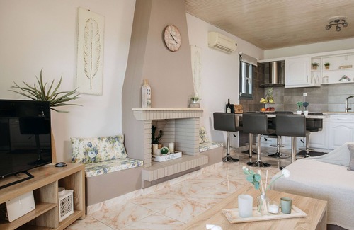 Planos Villa | Villa Venia - 2 Bedroom Villa with Private Pool