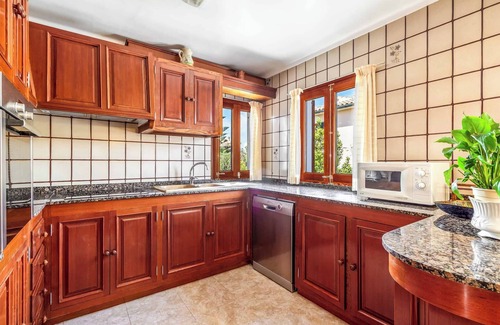 Urbanitzacio Gotmar Villa | Villa Voltor Cinco - This villa has table tennis, private pool & A/C