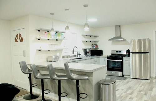 Twentynine Palms Villa | Villa w EV Charge, HotTub, Grill, Bar, RV Parking 29 Palms Downtown, Joshua Tree