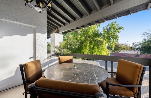 South Scottsdale Apartment | Villa West