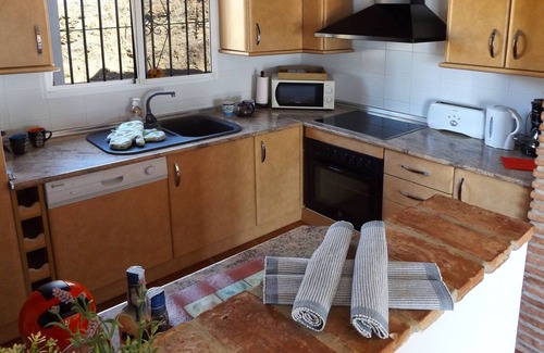 Canillas de Aceituno Villa | Villa with pool 2 bedrooms, 2 baths, views, airco, free WiFi