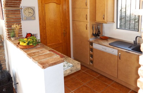 Canillas de Aceituno Villa | Villa with pool 2 bedrooms, 2 baths, views, airco, free WiFi