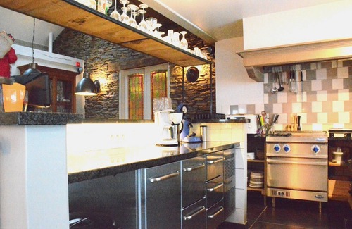 Gembes House | Villa with hottub in calm area