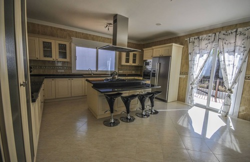 Periana Villa | VILLA WITH LAKE VIEWS, PRIVATE POOL & PARKING 30 MIN FROM THE BEACH