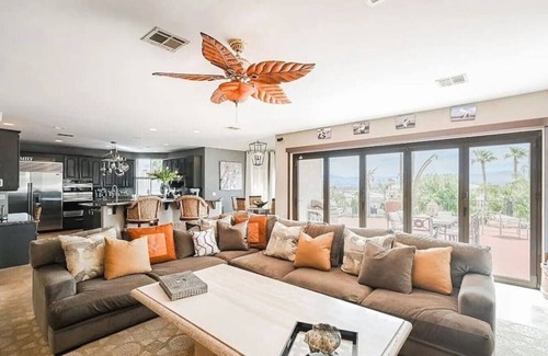 Sunrise Manor Villa | Villa with Pickleball - BB court - Pool