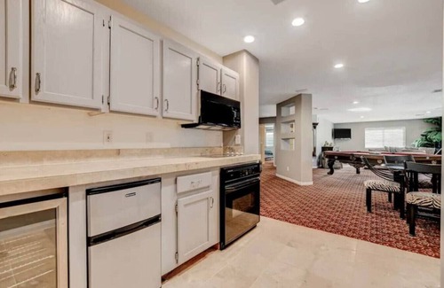 Sunrise Manor Villa | Villa with Pickleball - BB court - Pool