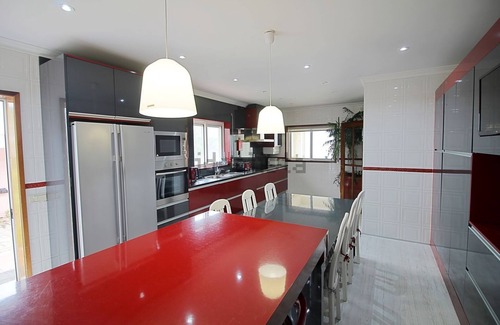 Esposende Villa | Villa with pool 5min from OFIR beach close to shops and restaurants