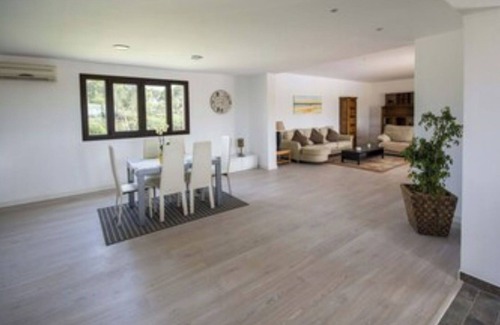 Es Palmer Ski Chalet | Villa with pool in front of Es Trenc