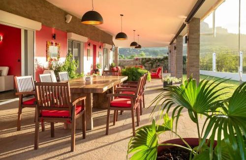 Antsiranana Villa | Villa with pool in Ramena, sea view