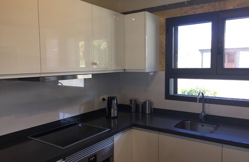 Montana Roja Villa | Villa With Private Heated Pool 2 Minute Walk To Local Amenities and Coastal Path