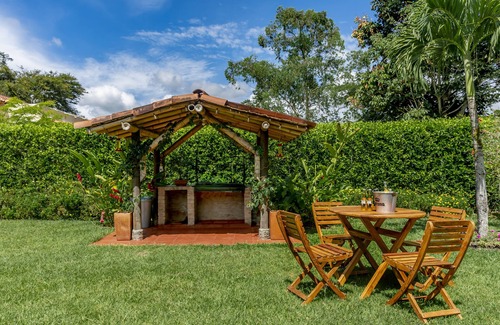 Quimbaya Villa | Villa with private pool, 5 min from Panaca National Park!