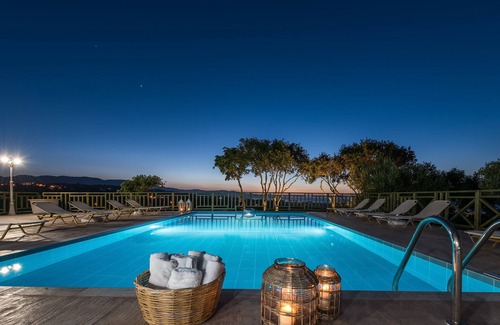 Planos Villa | Villa with sea view, pool and Breakfast included