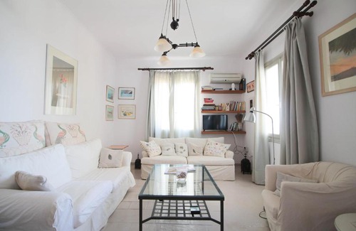 Agios Ioannis Apartment | Villa with View of Agios Ioannis and Pool with Jacuzzi