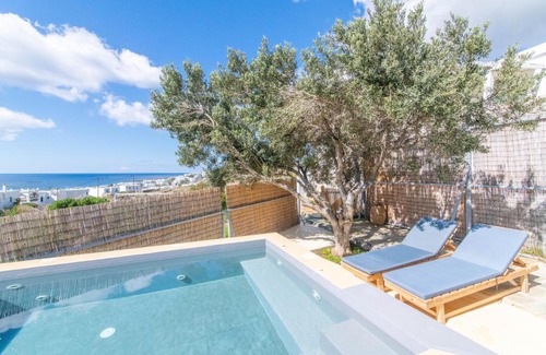 Agios Ioannis Apartment | Villa with View of Agios Ioannis and Pool with Jacuzzi