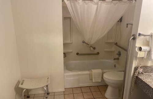 Hardy Hotel | Village Inn of Hardy