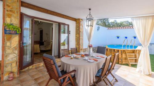 El Real de la Jara House | Villamada El Real de la Jara by Ruralidays