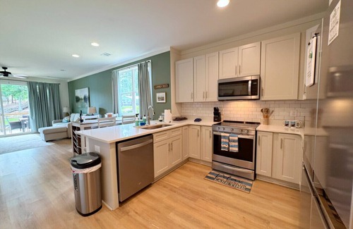 Jacksons' Gap House | Villas at Bay Ridge Unit 7