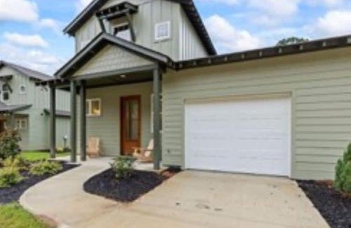 Jacksons' Gap House | Villas at Bay Ridge Unit 1