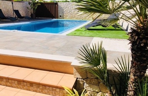 Cala Romantica Villa | Villas2meet Es Tamarell