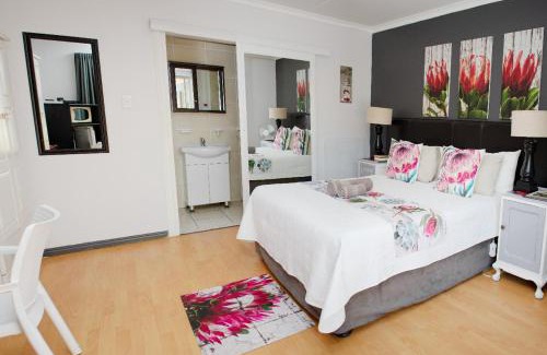 Summerstrand House | VillaVin at 26 Richardson