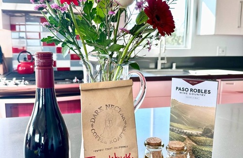 Templeton Cottage | Vines & Views. Modern designer cottage with 360-degree views of vines & wildlife