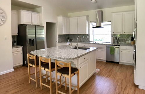 Victor House | Vineyard Countryside Escape - family get-away