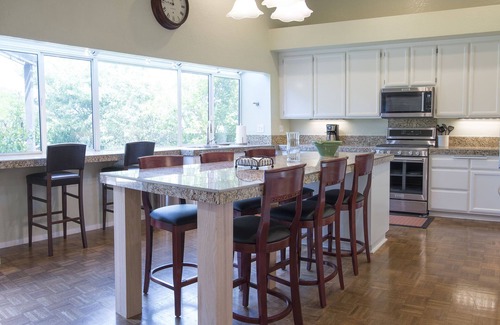 Napa House | VINEYARD VIEW HOT TUB nPERFECT LOCATION FOR WINE TASTING AND GREAT RESTAURANTS