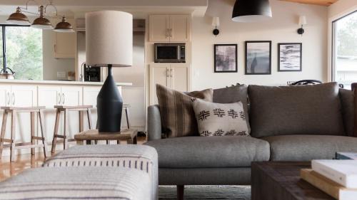 Santa Rosa House | Vino Blanco by AvantStay Private Wine Country Home w Mtn Views Deck