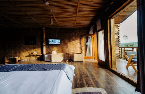 Muhazi Cabin | Vintage Cottage