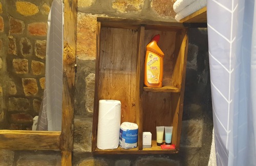 Muhazi Cabin | Vintage Cottage