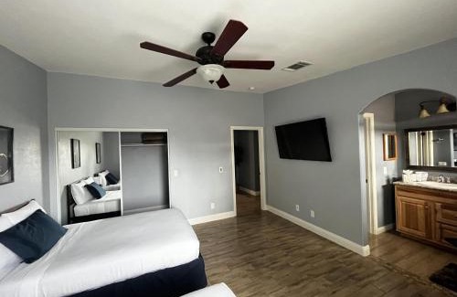 North Las Vegas House | Vintage Residence whit 3 Bedroom and Billard Table