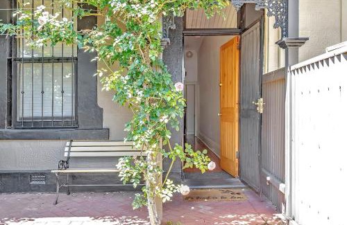 Parkside House | 'Violet Cottage' An Idyllic Urban Oasis for Two