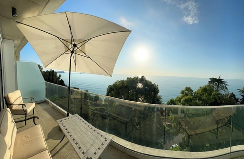 Mtsvane Kontskhi Apartment | VIP beachfront complex apartment with pool, gym by Batumi botanical garden