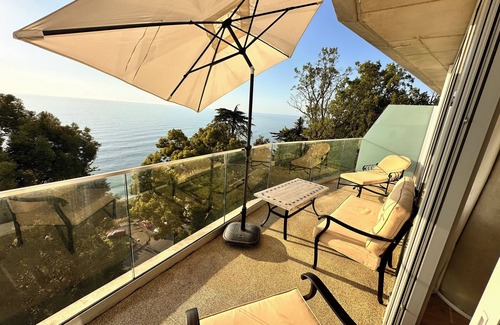 Mtsvane Kontskhi Apartment | VIP beachfront complex apartment with pool, gym by Batumi botanical garden